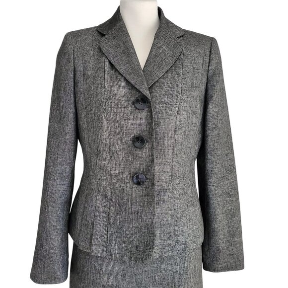 Le Suit Gray 3 Button Front Business Suit Skirt Set Size 4 - Picture 4 of 16